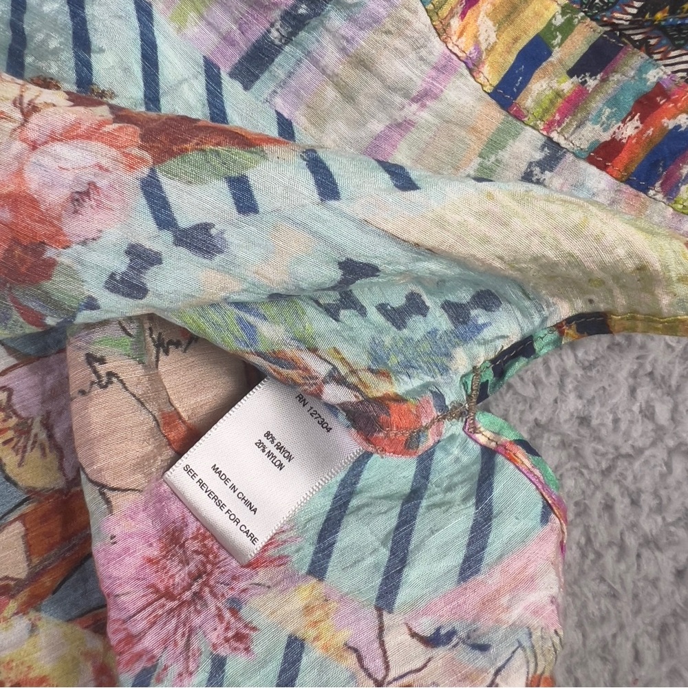 John Mark Top Womens Medium Multi Patch Print Abs… - image 7